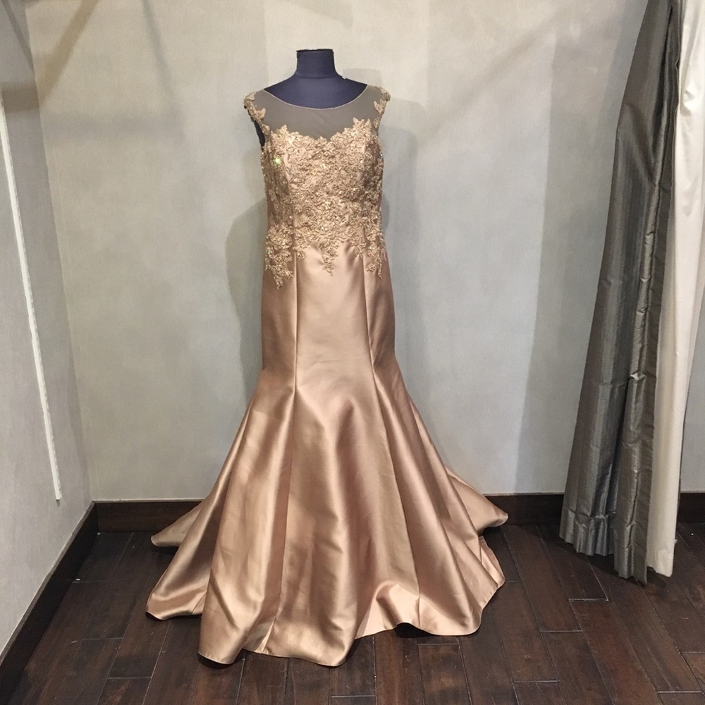 Mori Lee Size 10 Gown